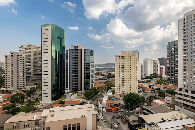 Lindo APTO a 50m Faria Lima, Metrô, Piscina, Wi-fi